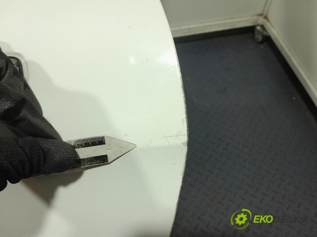 Peugeot 308 2010 dvere Predné Vľavo: