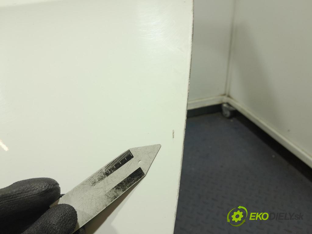 Peugeot 308 2010 dvere Predné Vľavo: