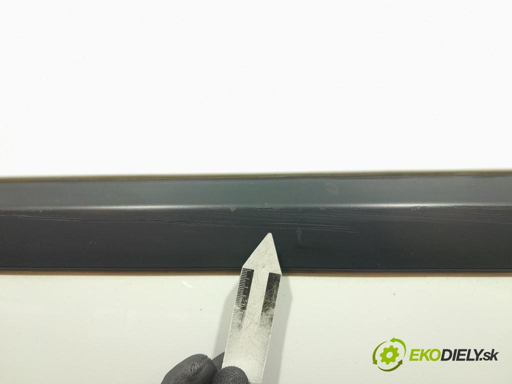 Peugeot 308 2010 dvere Predné Vľavo: