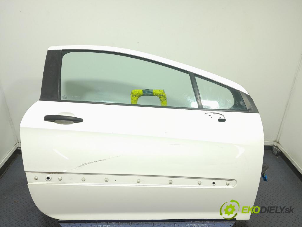 Peugeot 308 2010 dvere Predné pravé