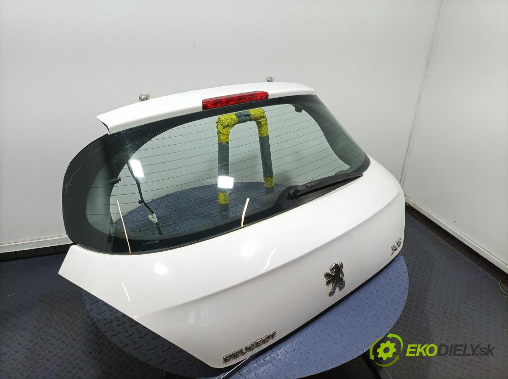 Peugeot 308 2010 zadna dveře kufra: kufra: