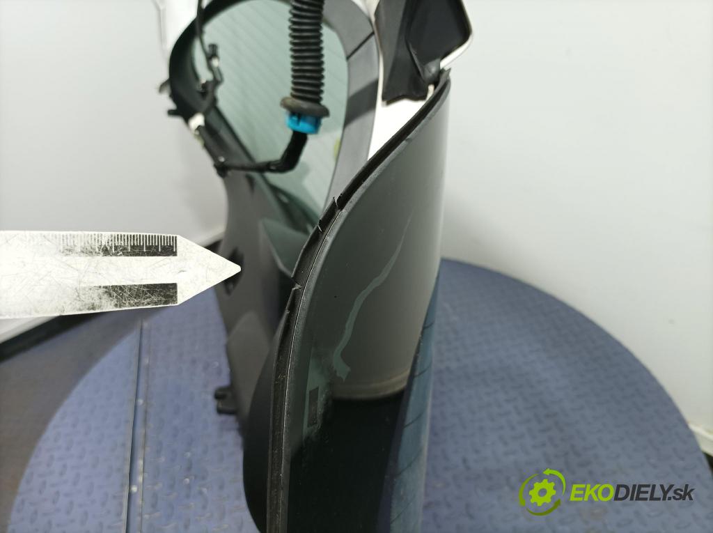 Peugeot 308 2010 zadna dveře kufra: kufra: