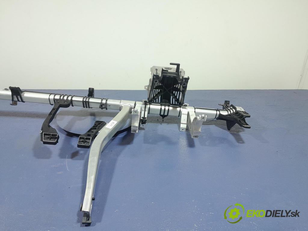 Mercedes Gla-klasa 2019 kokpit,pristrojová doska A1766801055