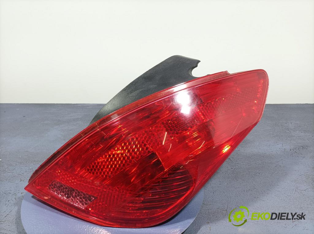 Peugeot 308 2010 svetlo / reflektor zad Prava: Vonkajsia: 9680425680