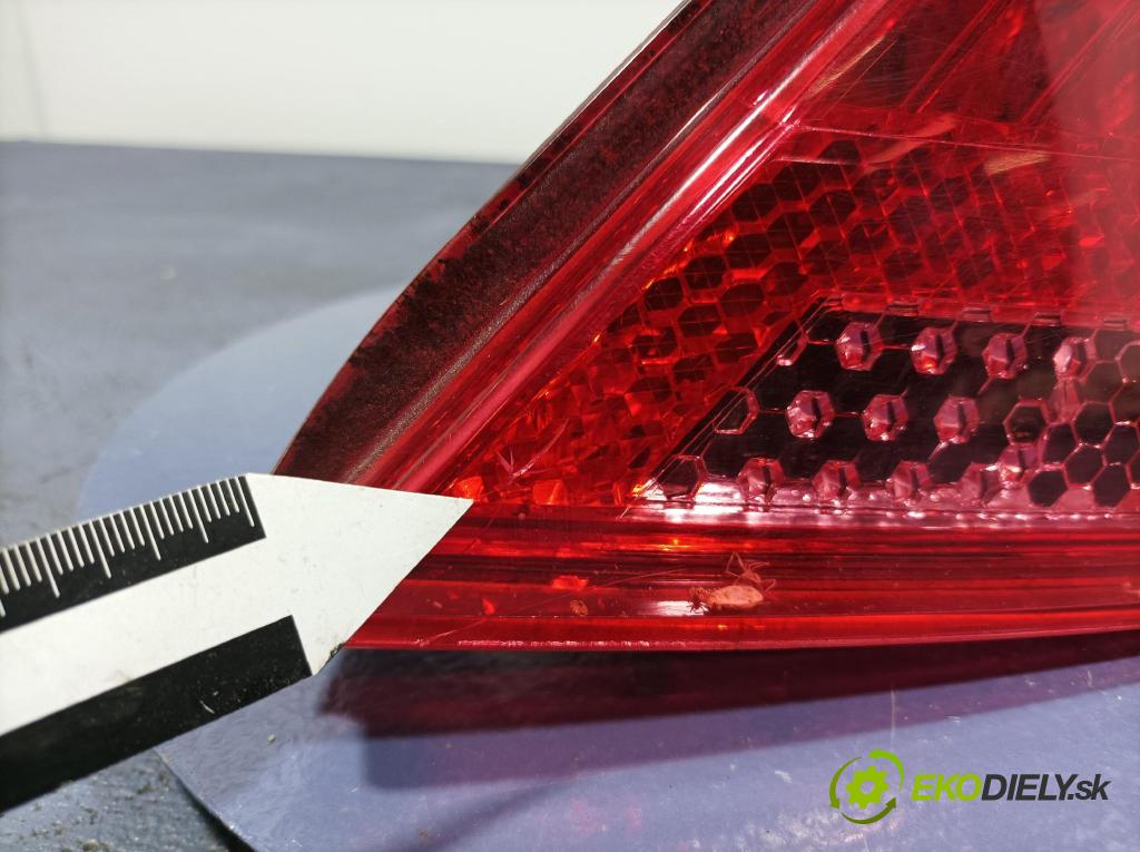 Peugeot 308 2010 svetlo / reflektor zad Prava: Vonkajsia: 9680425680