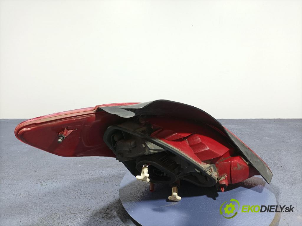 Peugeot 308 2010 svetlo / reflektor zad Prava: Vonkajsia: 9680425680