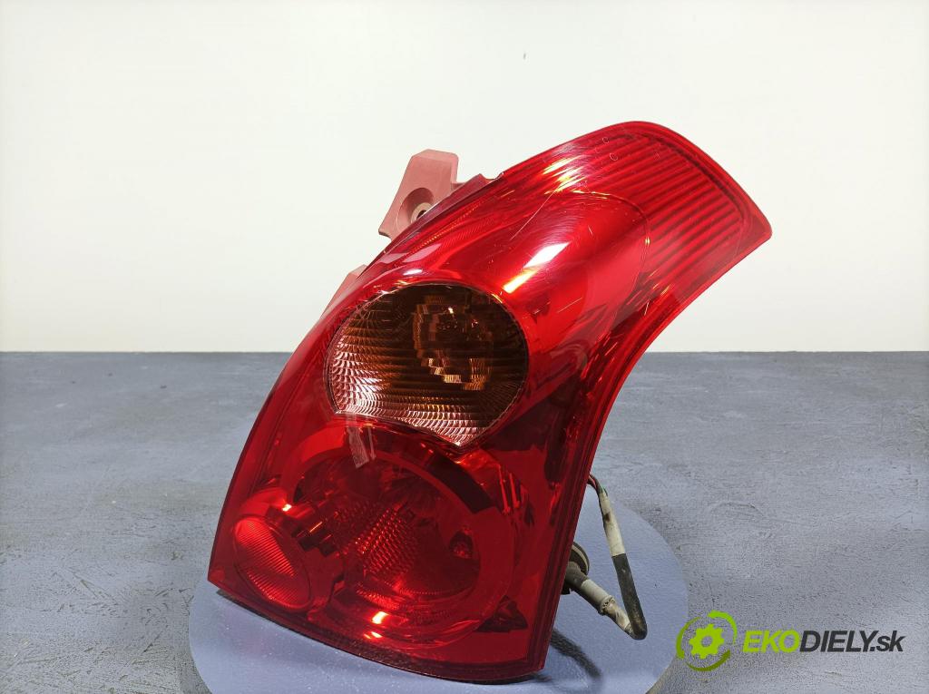 Suzuki Swift 2007 svetlo / reflektor zad Prava: Vonkajsia: