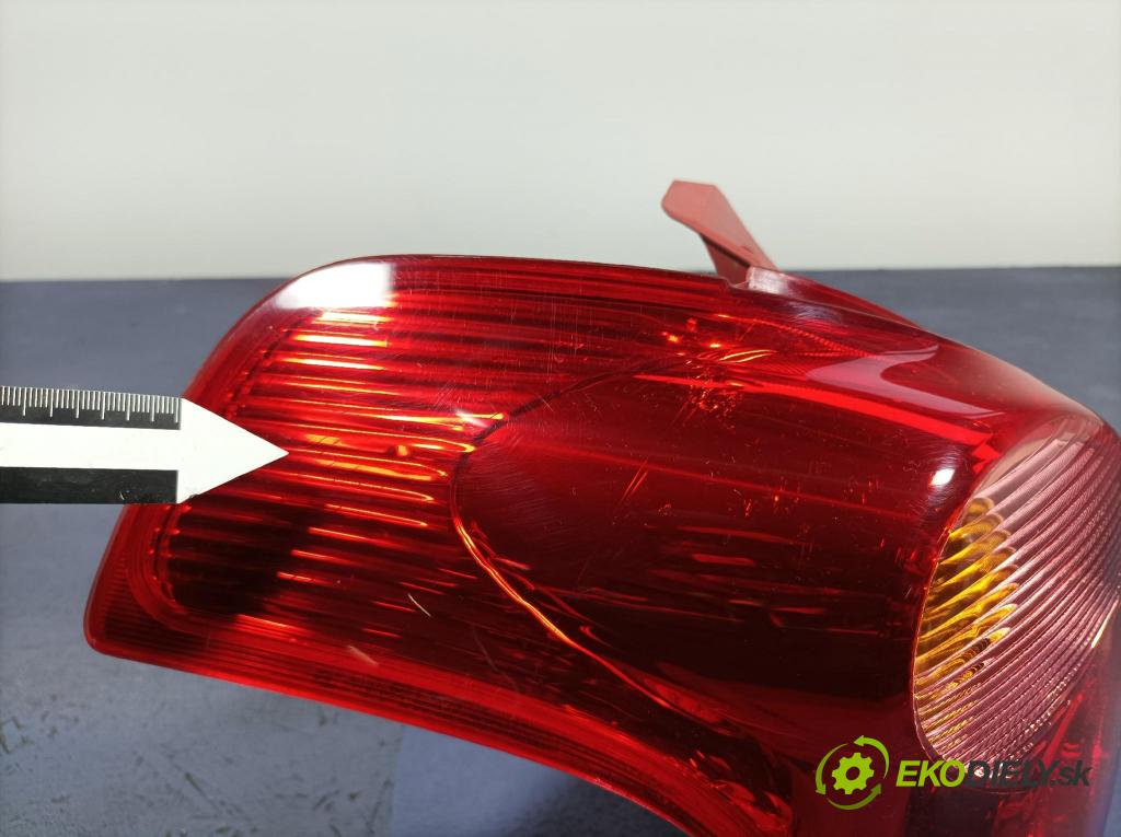 Suzuki Swift 2007 svetlo / reflektor zad ľavá Vonkajsia:
