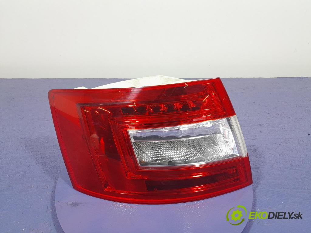 Skoda Octavia 2015 svetlo / reflektor zad ľavá Vonkajsia: