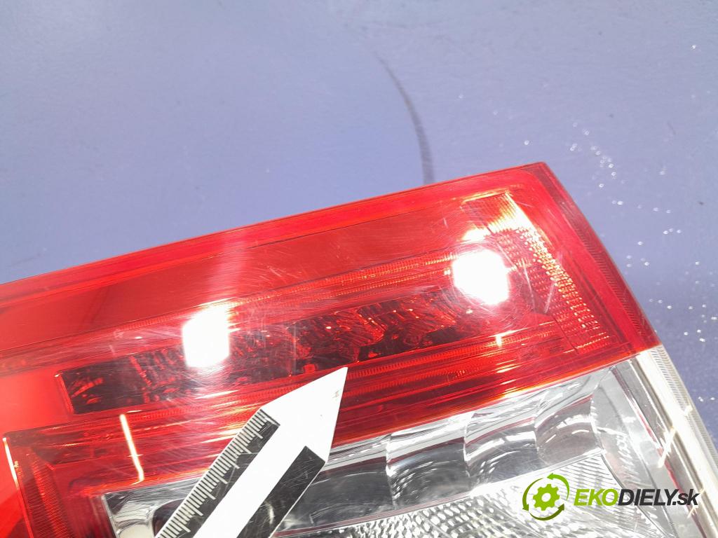 Skoda Octavia 2015 svetlo / reflektor zad ľavá Vonkajsia: