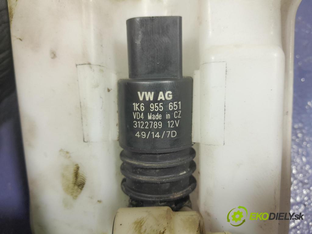 Skoda Octavia 2015 nádržka Podložka: 5Q0955448AE