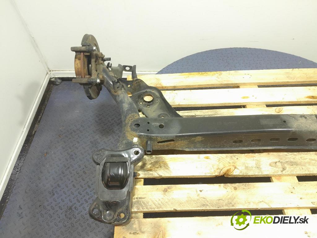 Skoda Octavia 2015 výstuha Pozastavenia: zad 5Q0501115