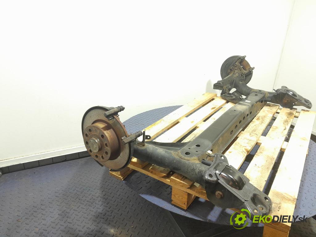 Skoda Octavia 2015 výstuha Pozastavenia: zad 5Q0501115