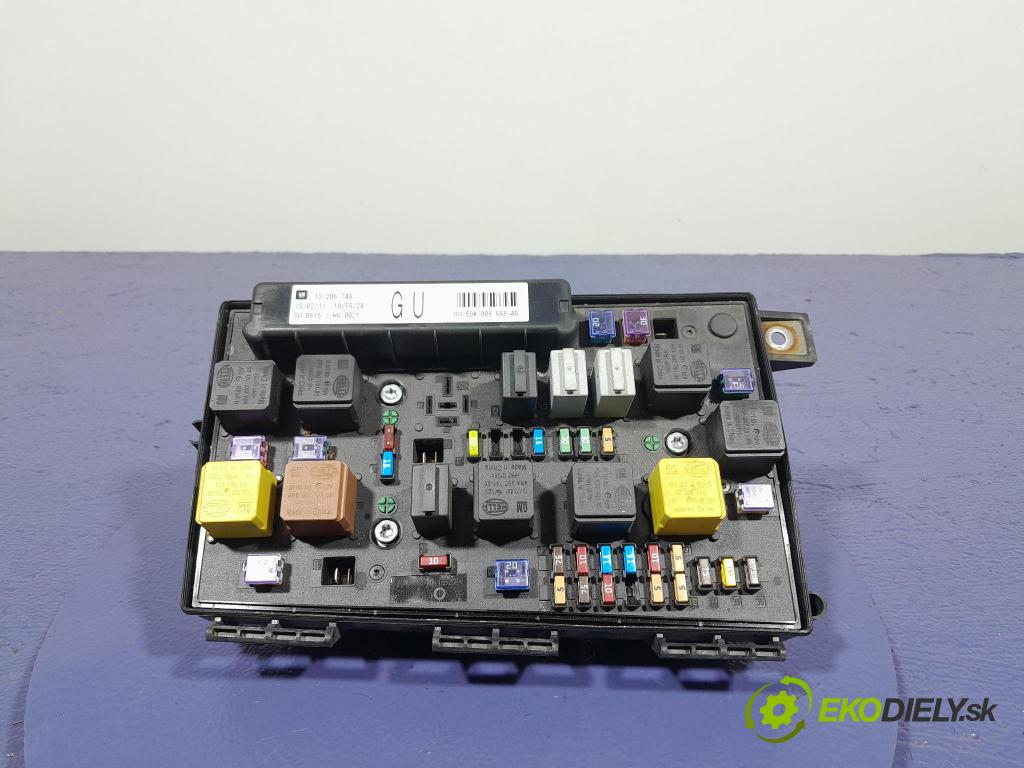 Opel Zafira 2011 skrinka Poistky: 13206748