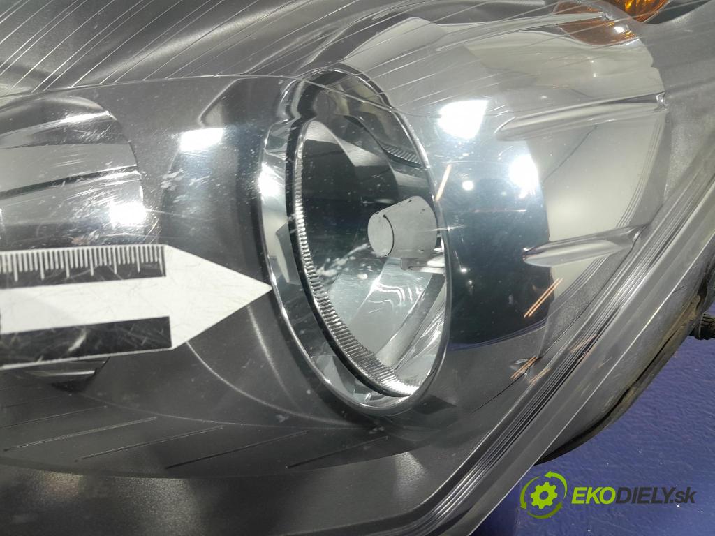 Opel Zafira 2011 Reflektor: Vľavo: 13252472