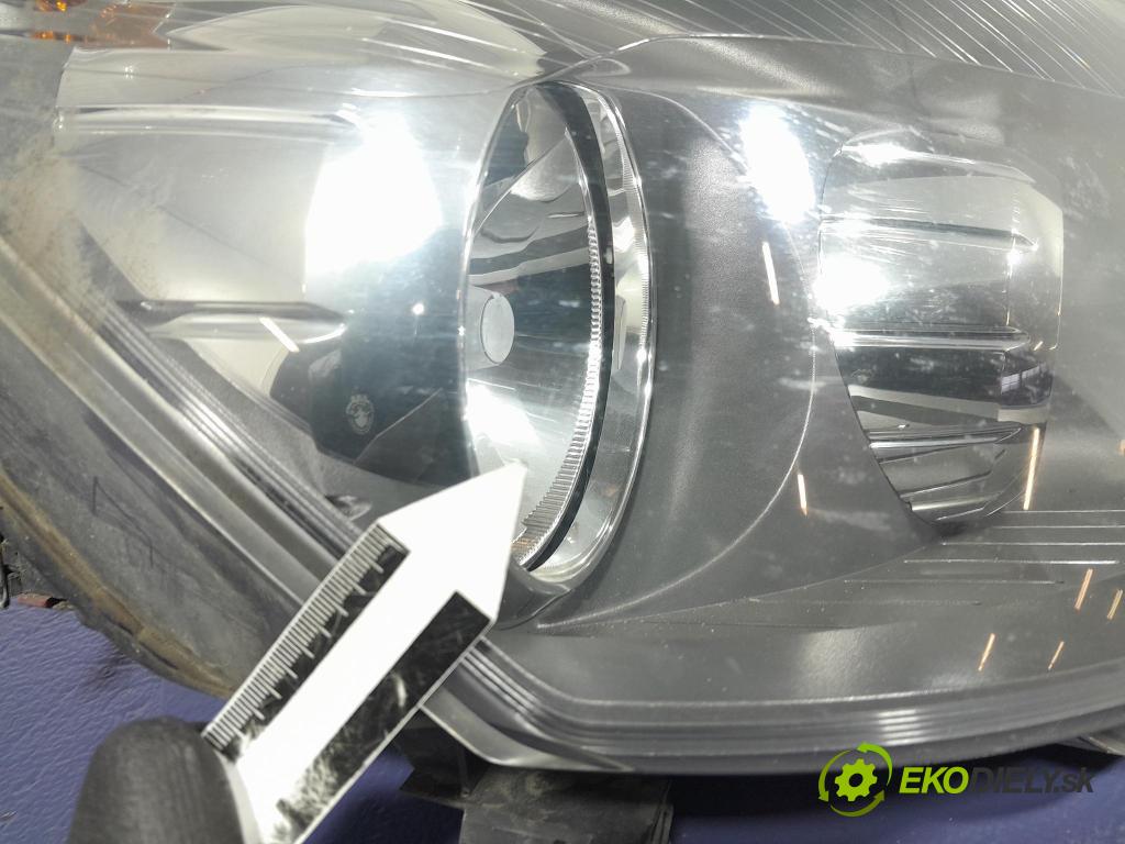 Opel Zafira 2011 Reflektor: v pravo: 13252473