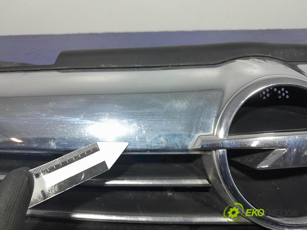 Opel Zafira 2011 miežka / Gril: 13247331