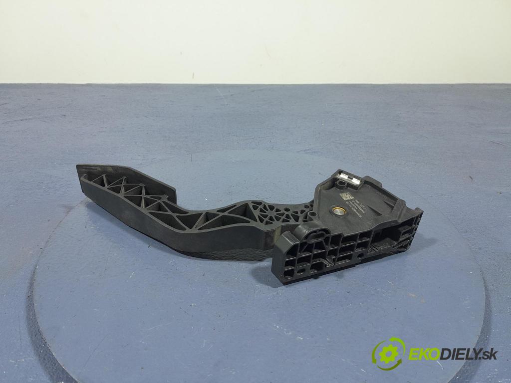 Opel Insignia 2018 pedal Plyn: 84657611