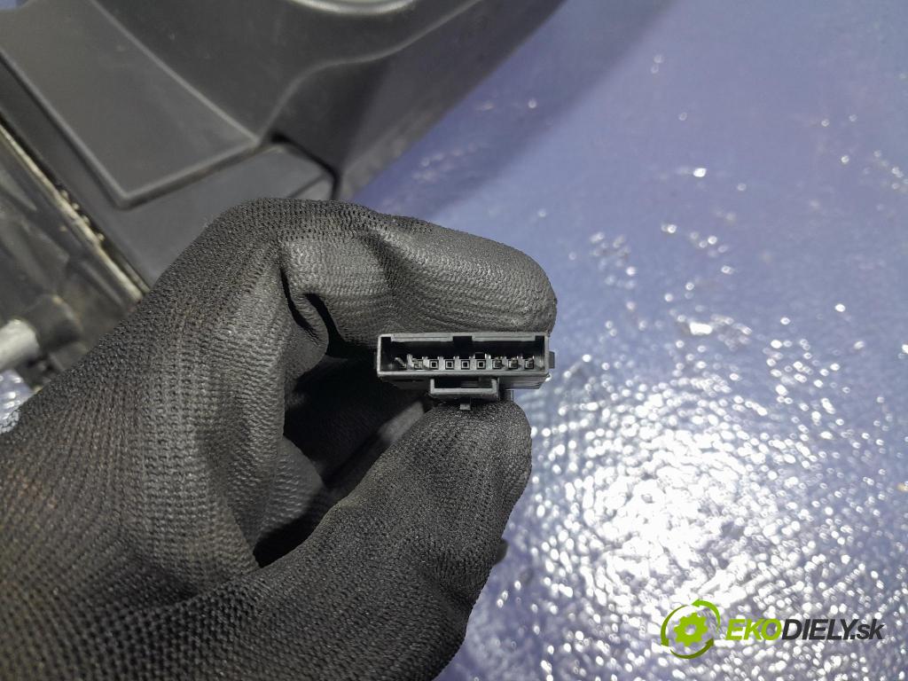 Opel Zafira 2011 zrkadlo pravé 