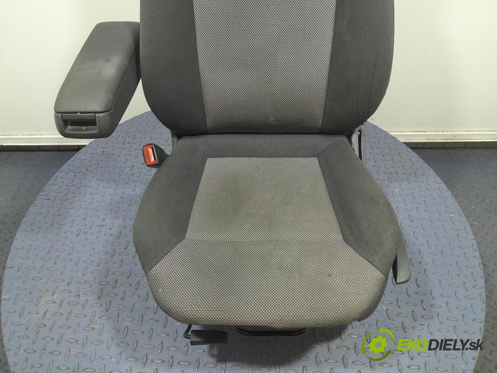 Opel Zafira 2011 Sedačka Ovládače: