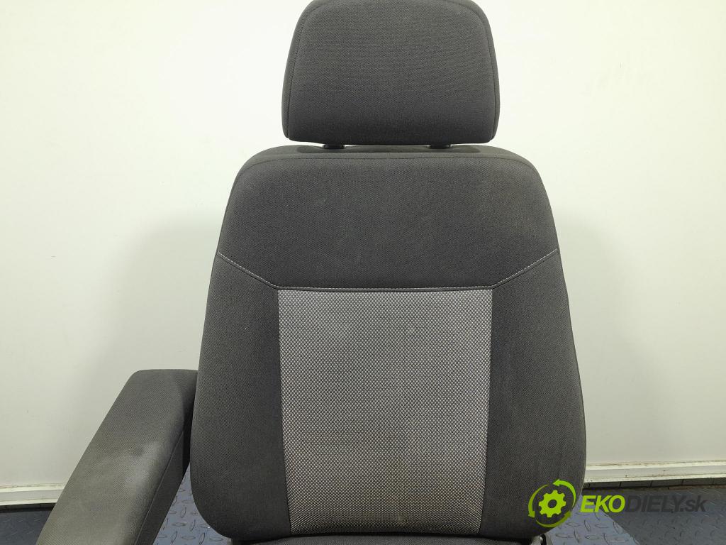 Opel Zafira 2011 Sedačka Ovládače: