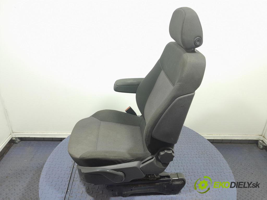 Opel Zafira 2011 Sedačka Ovládače: