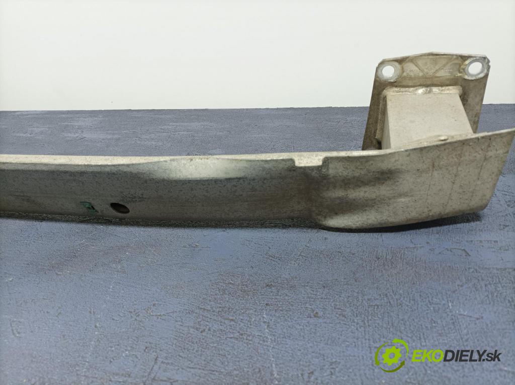 Opel Insignia 2018 výztuha narazník Zad: