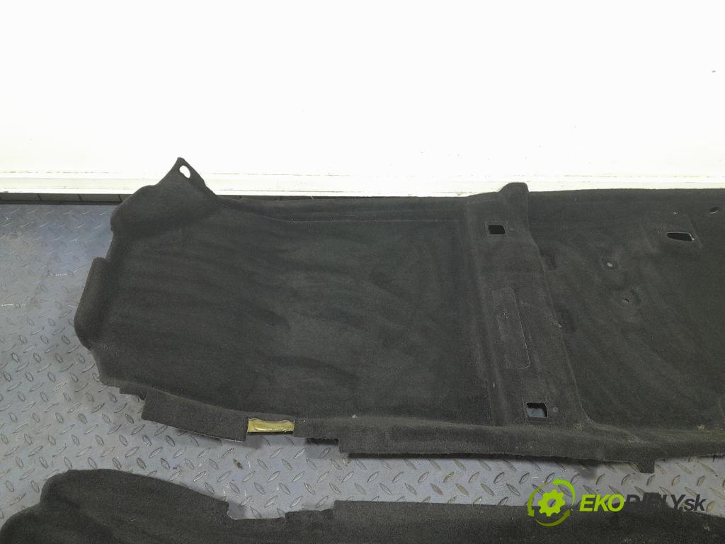 Kia Ceed 2020 koberec do auta 84260-J7150