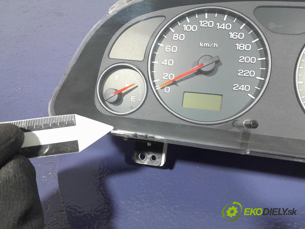 Subaru Forester 2000 prístrojovka/ budíky 85015FC140