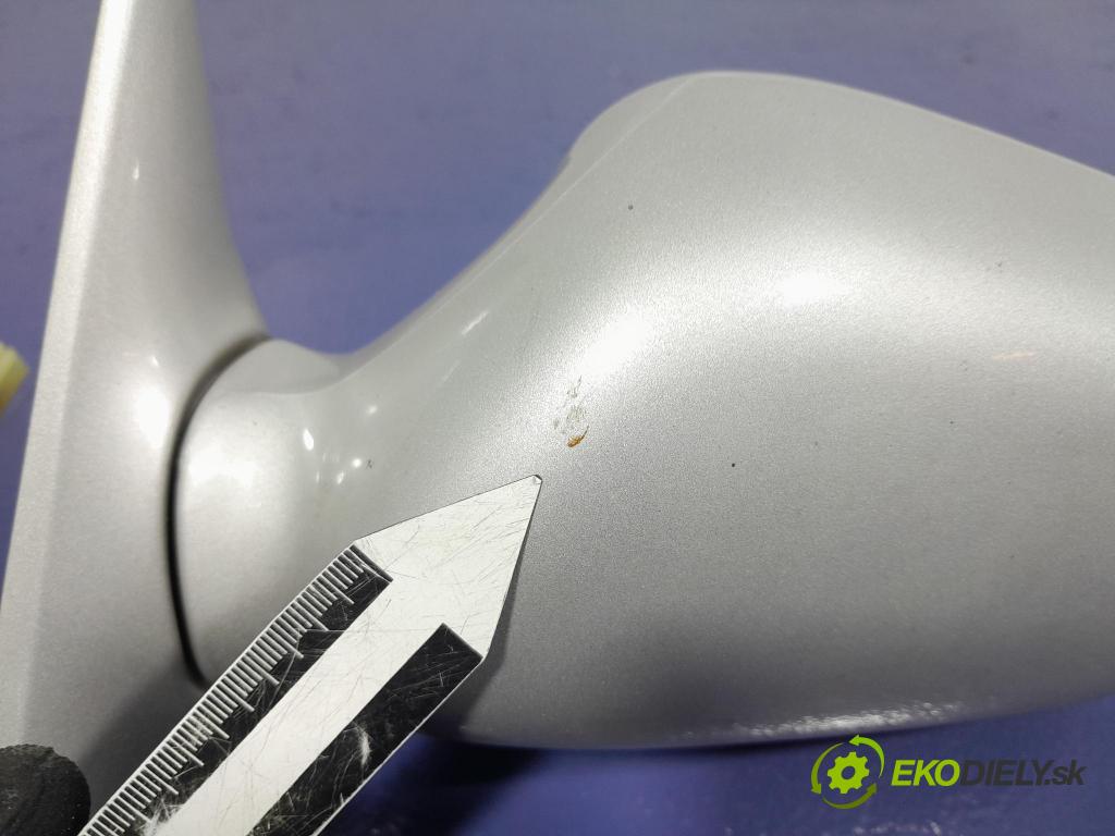 Subaru Forester 2000 zrkadlo Vľavo: