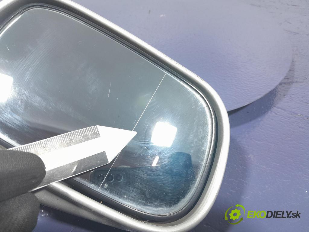 Subaru Forester 2000 zrkadlo pravé