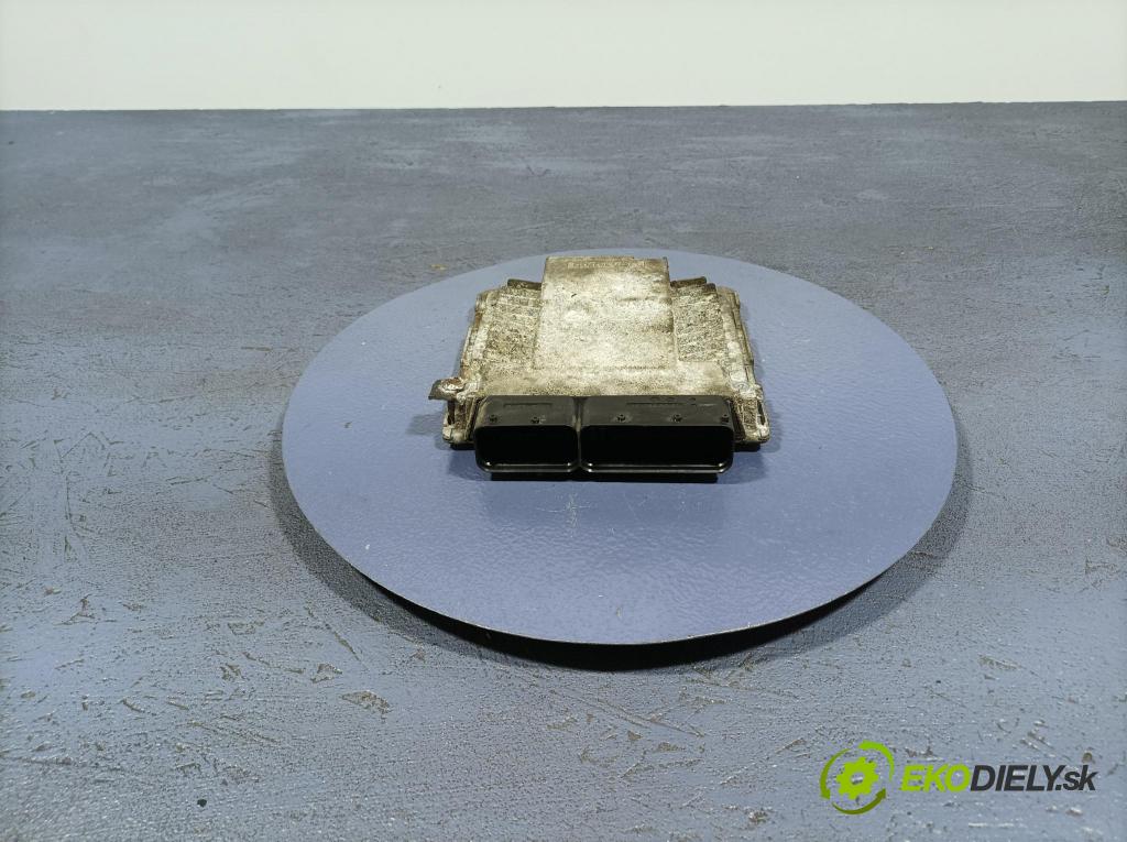 Vw Passat 2007 řídící jednotka Motor: 03G906018FG