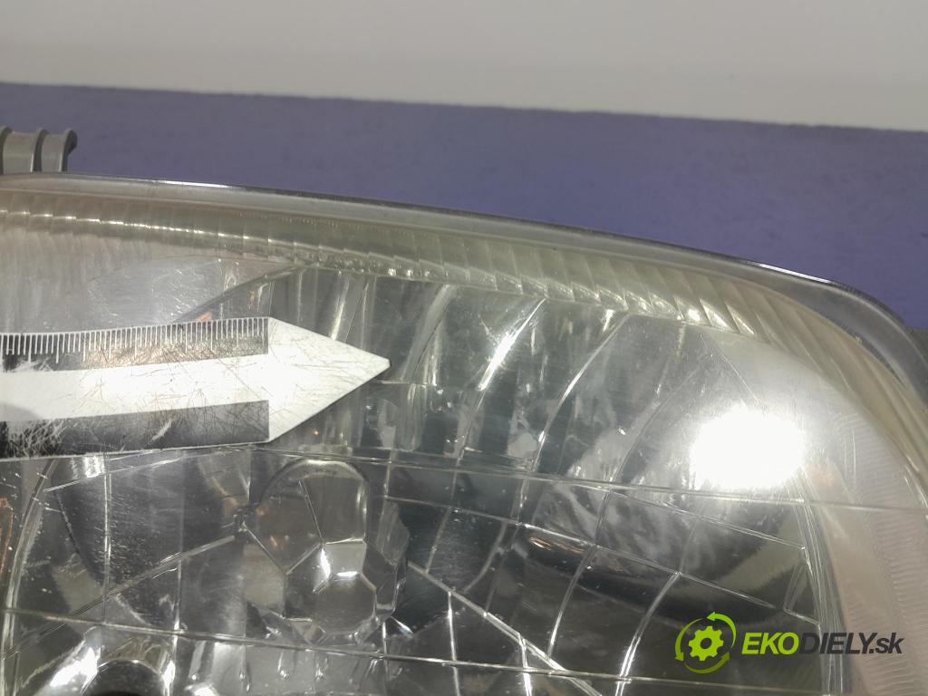 Subaru Forester 2000 Reflektor: v pravo:
