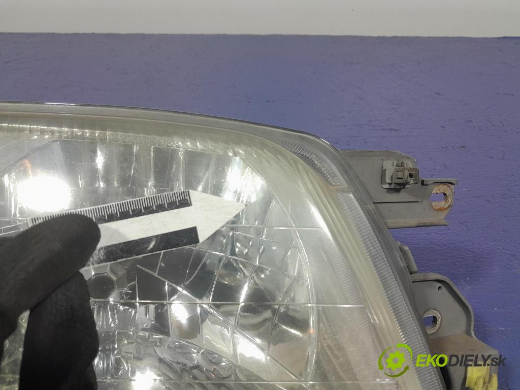 Subaru Forester 2000 Reflektor: v pravo: