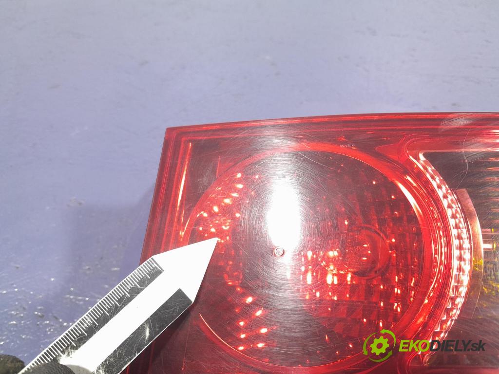 Honda Accord 2003 svetlo / reflektor zad Prava: Vonkajsia: