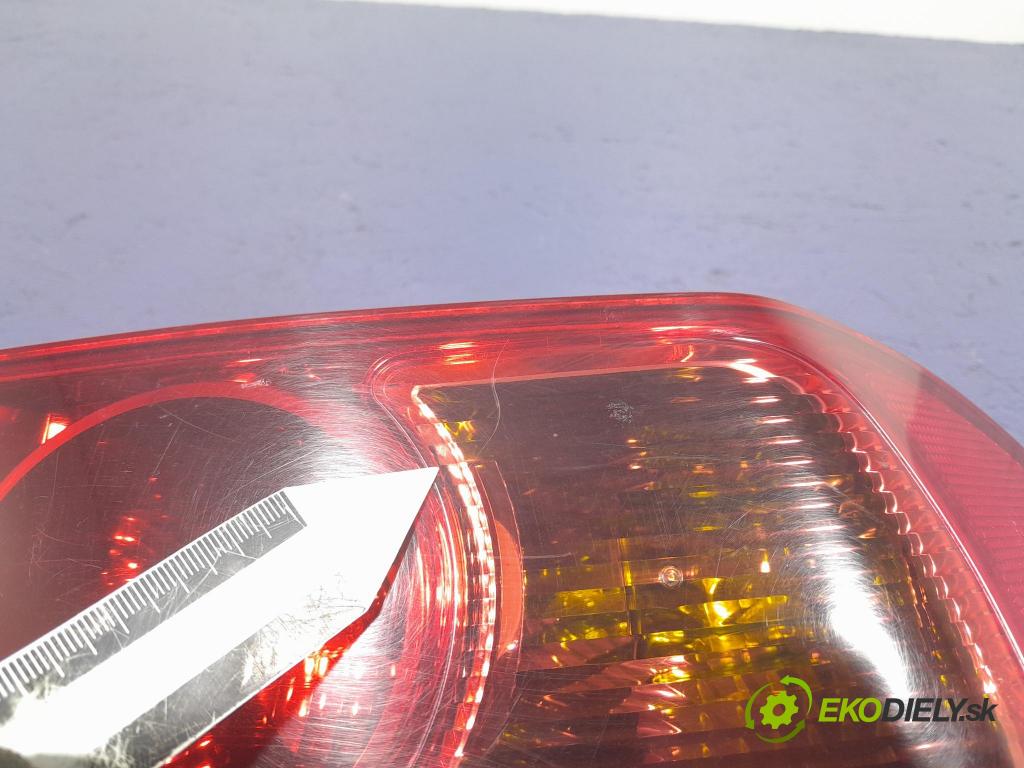 Honda Accord 2003 svetlo / reflektor zad Prava: Vonkajsia: