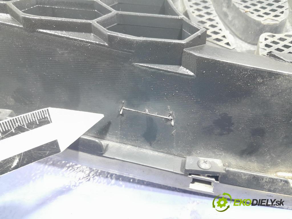 Honda Accord 2003 miežka / Gril: