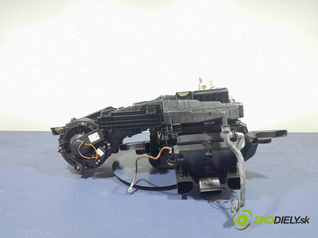 Mercedes Gla-klasa 2019 radiator A2468302002