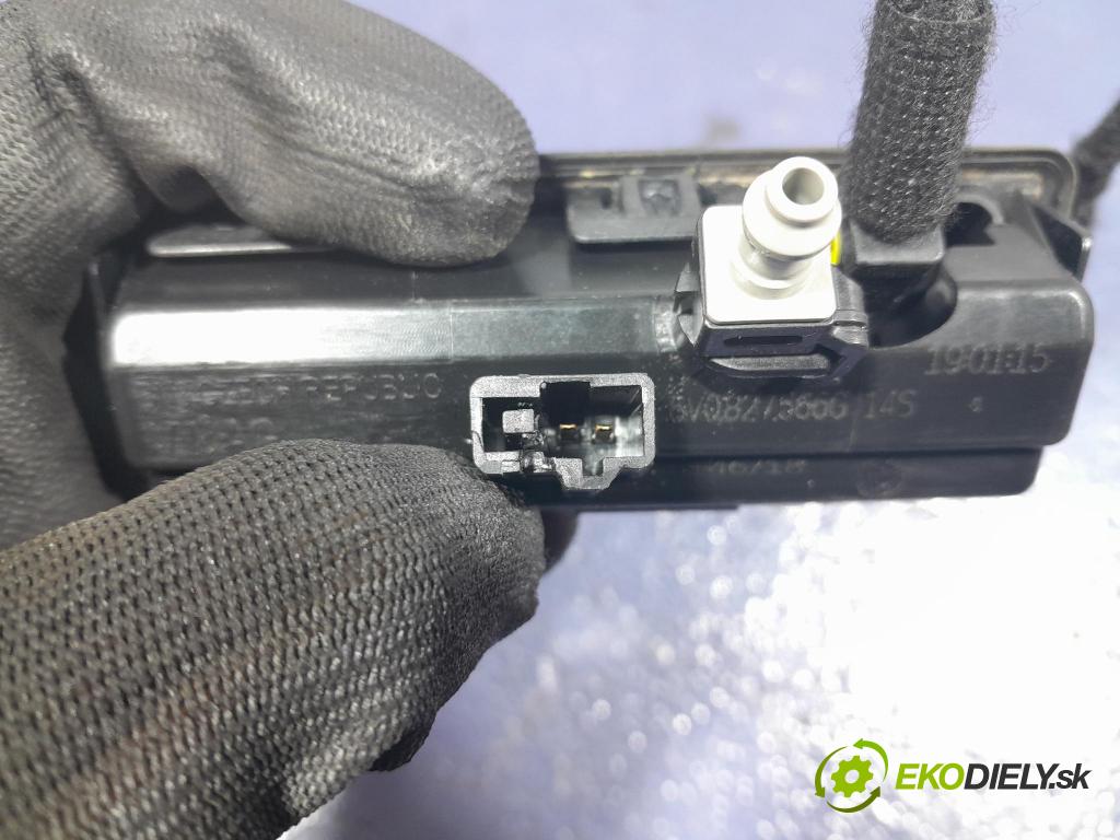 Skoda Fabia 2018 rukoväť Klapky: Zadná: 6V0827566G