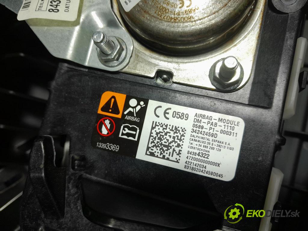 Opel Insignia 2018 kokpit,pristrojová doska 