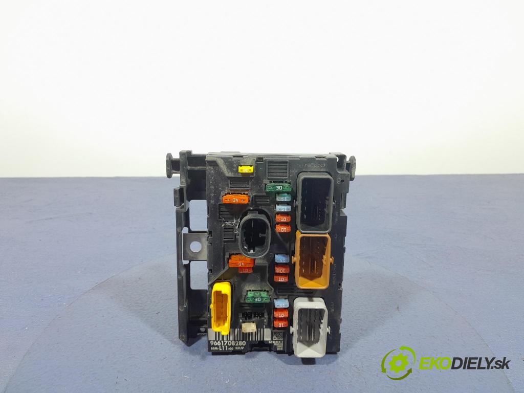 Peugeot 307 2007 skrinka Poistky: 9661708280