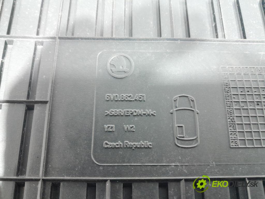 Skoda Fabia 2018 koberec do auta 6V1862435