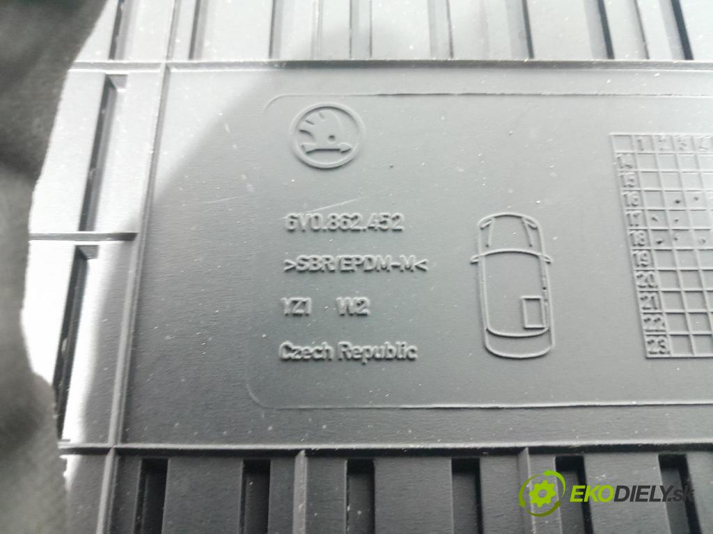 Skoda Fabia 2018 koberec do auta 6V1862435