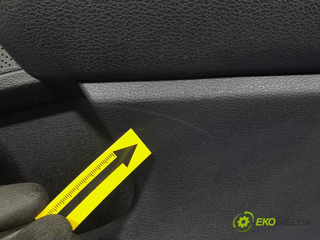 Kia Ceed 2020 Čalounictví: dvere zad Prava: 83302-J7020