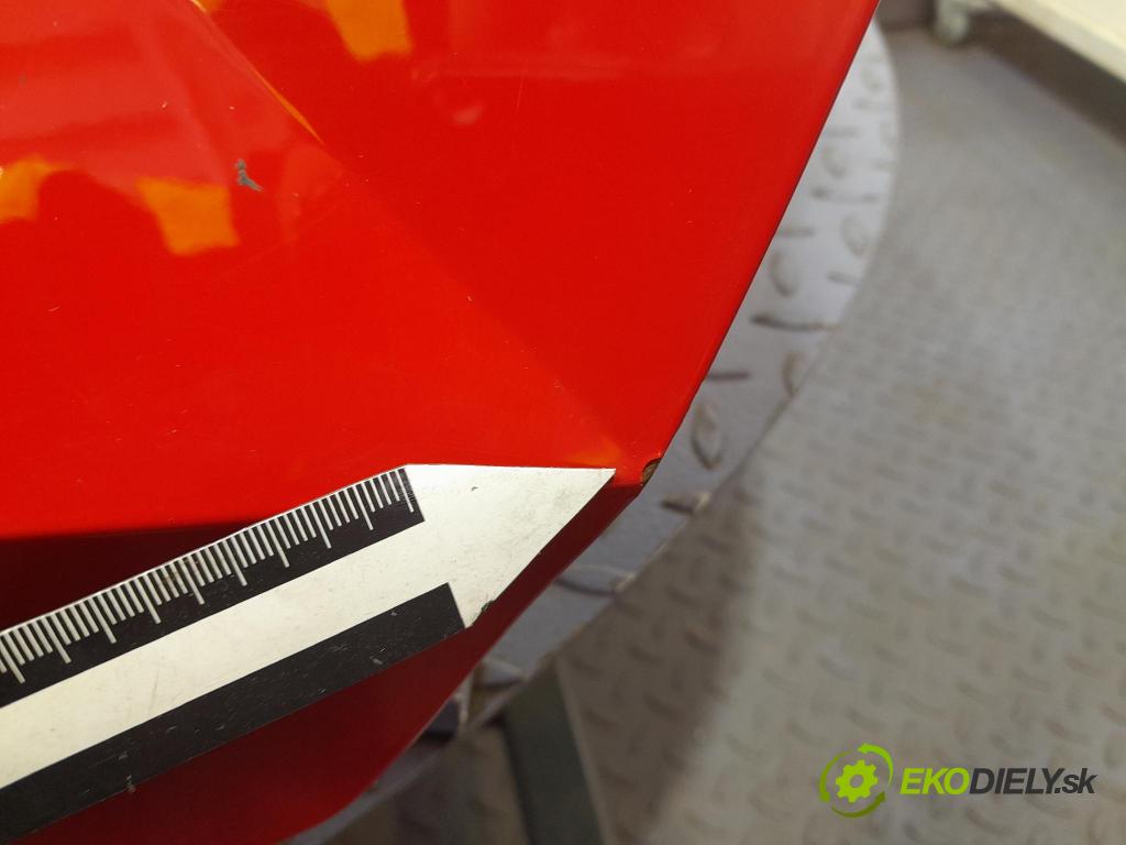 Skoda Fabia 2018 zadna dveře kufra: kufra: