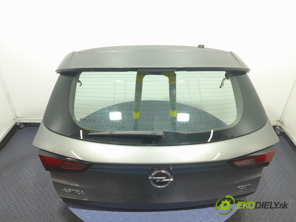 Opel Astra 2017 zadna dveře kufra: kufra: