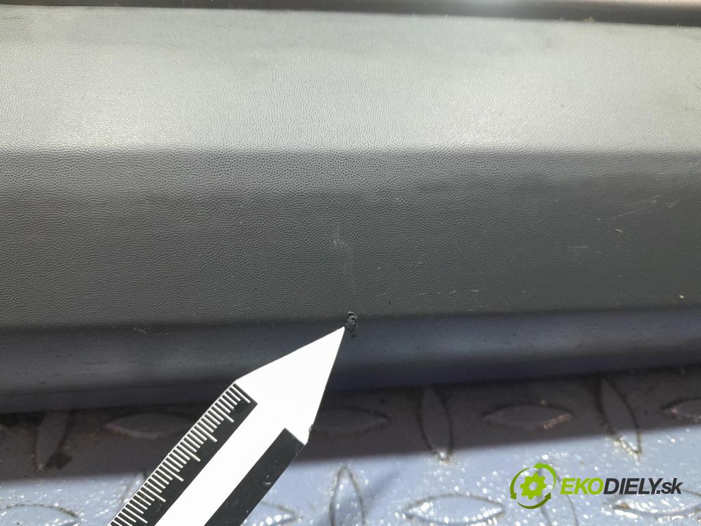 Renault Megane 2009 dvere Predné pravé