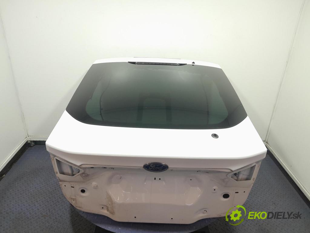 Ford Mondeo 2016 zadna dveře kufra: kufra: