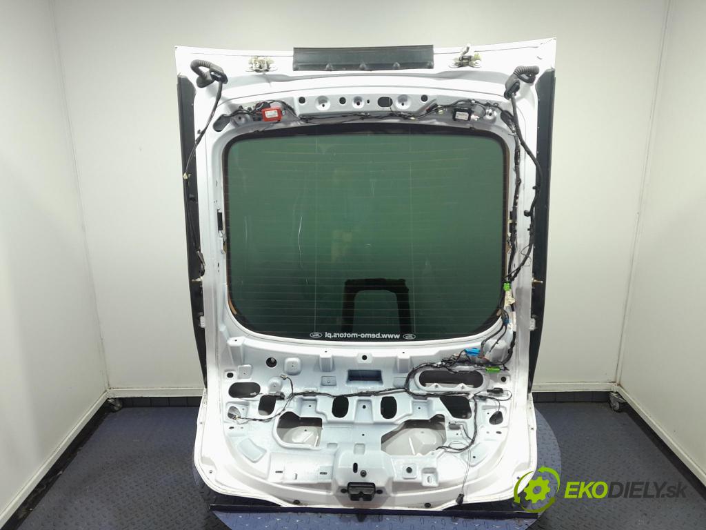 Ford Mondeo 2016 zadna dveře kufra: kufra: 