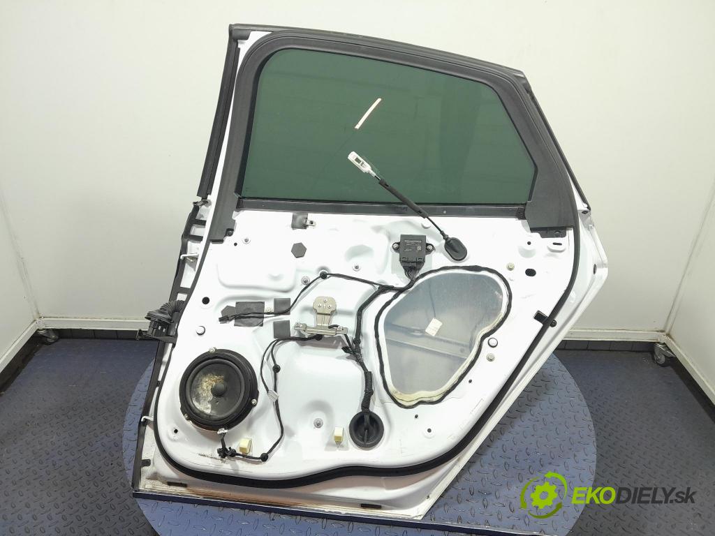 Ford Mondeo 2016 dvere zad pravé 